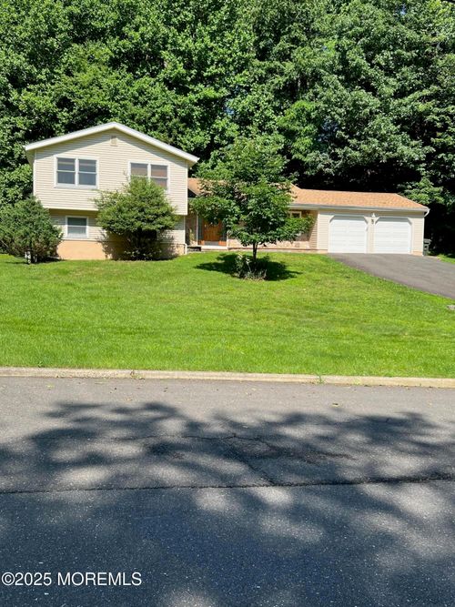 3 Galewood Dr, Holmdel, NJ, 07733-1309 | Card Image