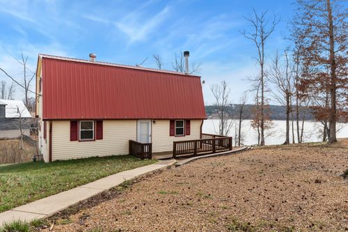 722 Driftwood Dr, Lobelville, TN, 37097-4239 | Card Image