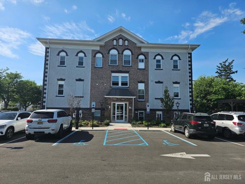 33 2nd St, Raritan, NJ, 08869-1844 | Card Image