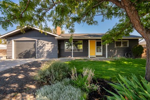 664 Sw 35th St, Redmond, OR, 97756-9372 | Card Image