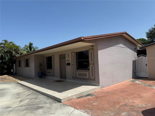 8240 Nw 181st St, Hialeah, FL, 33015-2637 | Card Image
