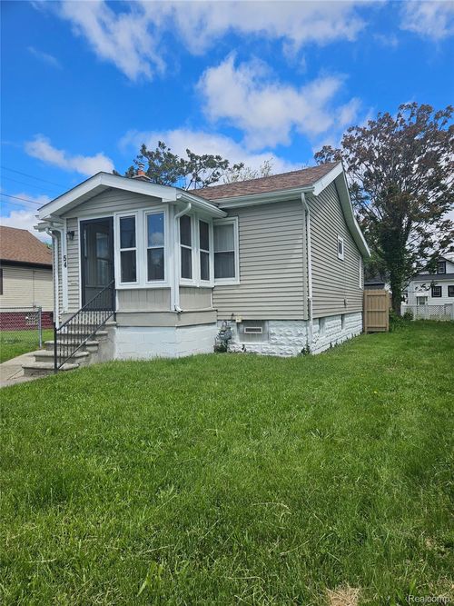 54 Elton St, Ecorse, MI, 48229-1713 | Card Image