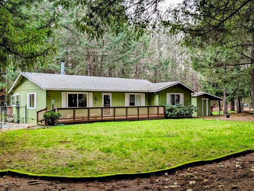 898 Williamson Loop, Grants Pass, OR, 97526-8717 | Card Image