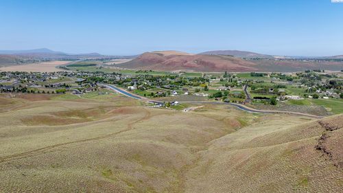 82385 Country Heights Dr, Kennewick, WA, 99338-5039 | Card Image