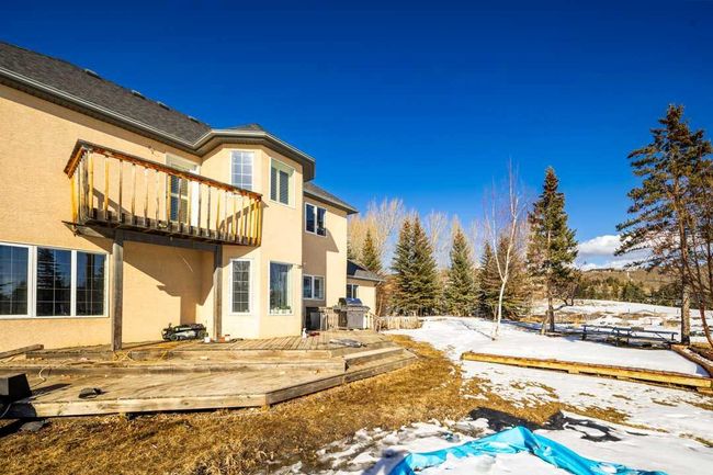 25273 Lower Springbank Road, Home with 3 bedrooms, 2 bathrooms and 6 parking in Rural Rocky View County AB | Image 40