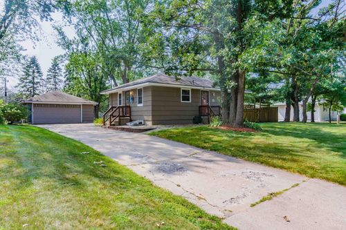 122 106th Ave Nw, Coon Rapids, MN, 55448-5058 | Card Image