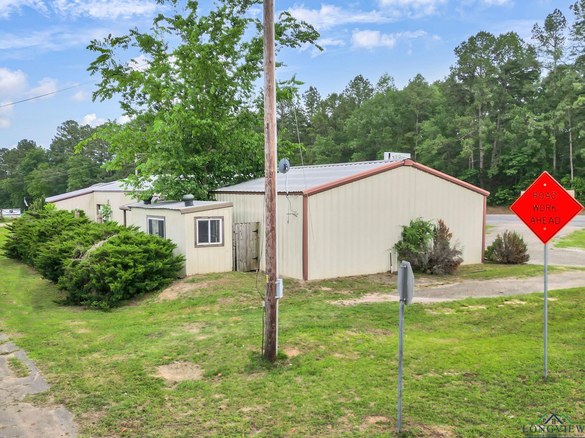 Commercial Sale in Hawkins 3