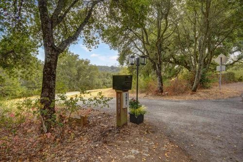 3895 Page Mill Rd, Los Altos Hills, CA, 94022-4216 | Card Image