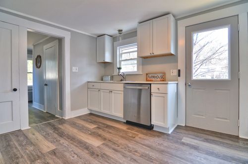 86 Lawrence St, Andover, NH, 03216-3618 | Card Image