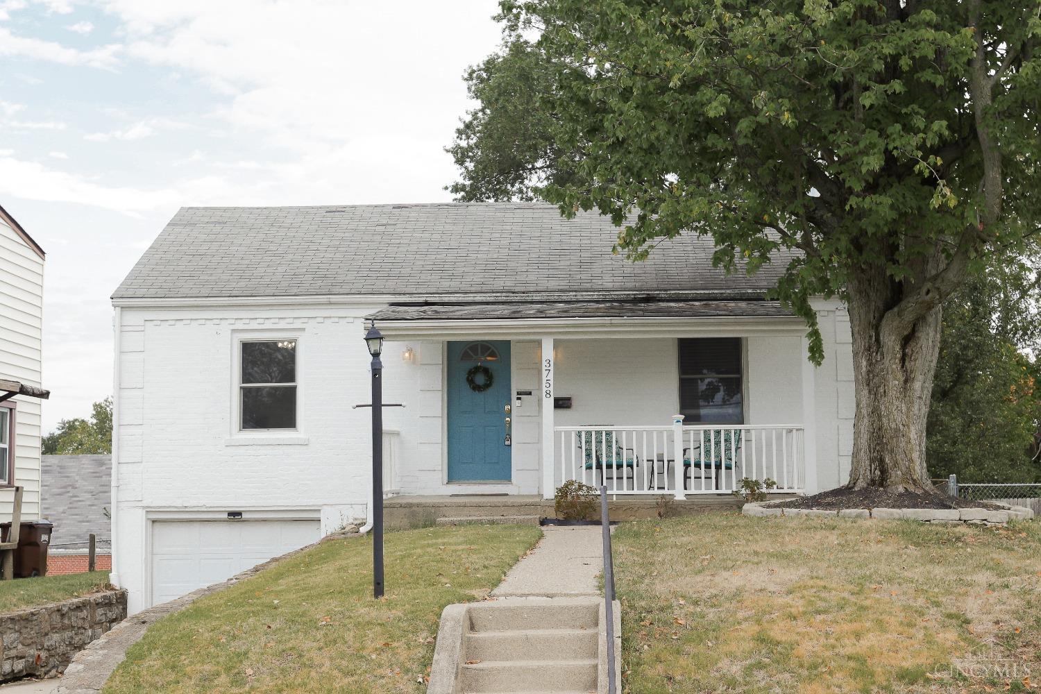Monfort Heights Dr, Cincinnati, OH 45247