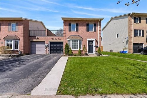 4350 Henry Ave, Beamsville, ON, L3J0P4 | Card Image
