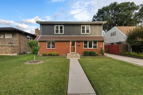 11013 Menard Ave, Chicago Ridge, IL, 60415-2424 | Card Image