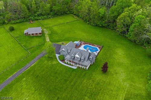 104 Creek Rd, Green Twp, NJ, 07821-2041 | Card Image