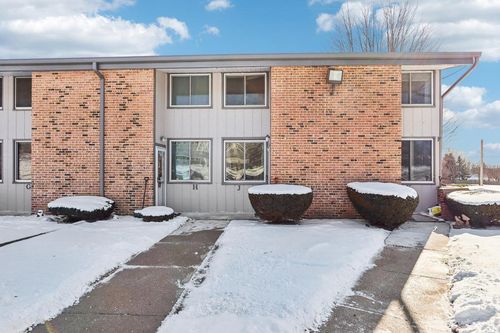 j-1524 Big Bend Road, Waukesha, WI, 53189 | Card Image