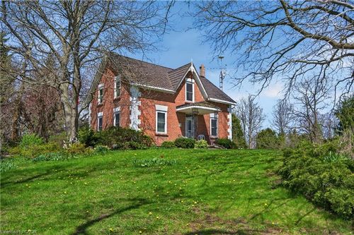 8011 Leeming Road, Glanbrook, ON, L0R1W0 | Card Image
