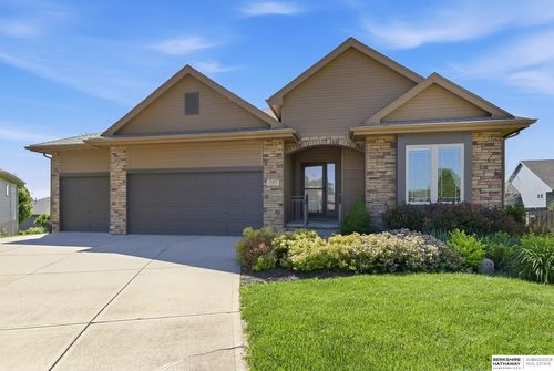 18407 Cuming Cir, Elkhorn, NE, 68022-1659 | Card Image