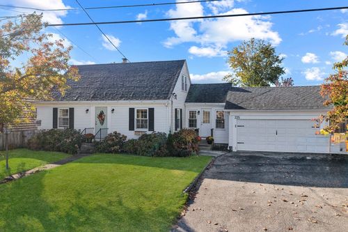 225 Norton St, Riverside, RI, 02915-4909 | Card Image