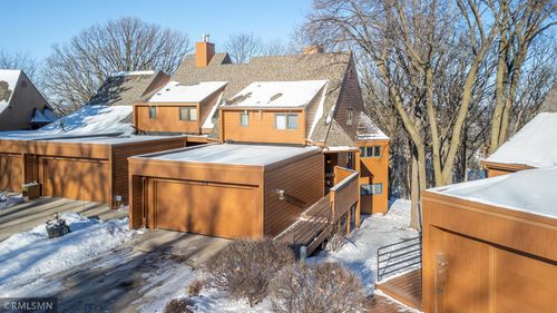 619 Woodhaven Dr Ne, Rochester, MN, 55906-4099 | Card Image