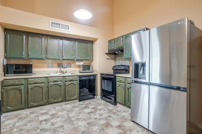 7228 Wayfarer Trl, House other with 4 bedrooms, 2 bathrooms and null parking in Fort Worth TX | Image 11
