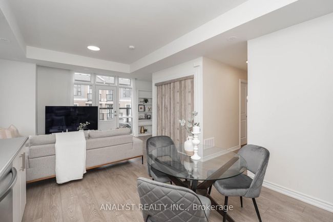107 - 20 Halliford Pl, Condo with 2 bedrooms, 2 bathrooms and 1 parking in Brampton ON | Image 11