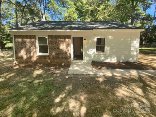 5312 Great Wagon Rd, Charlotte, NC, 28215-3997 | Card Image