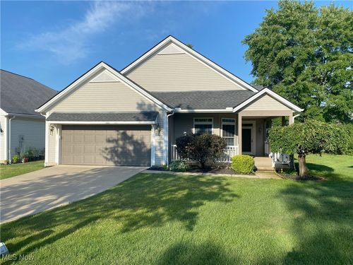 10517 W Ravine View Ct, North Royalton, OH, 44133-6075 | Card Image