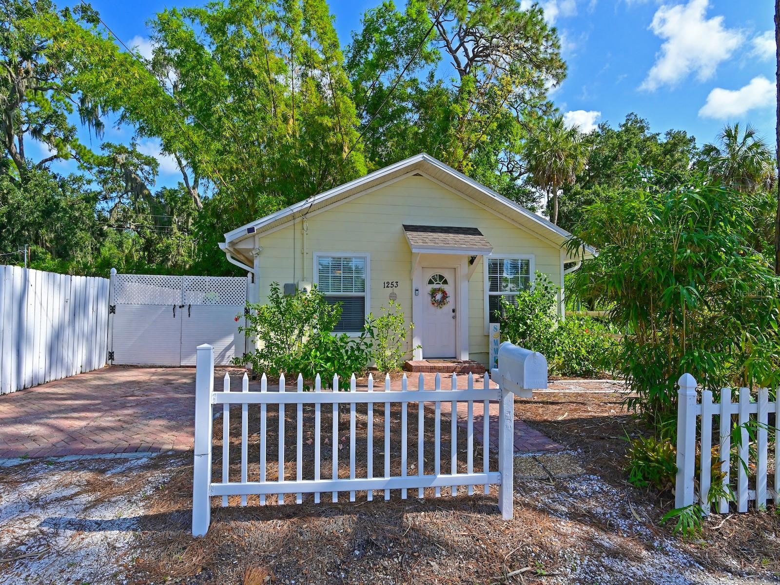 43rd St, Sarasota, FL 34234