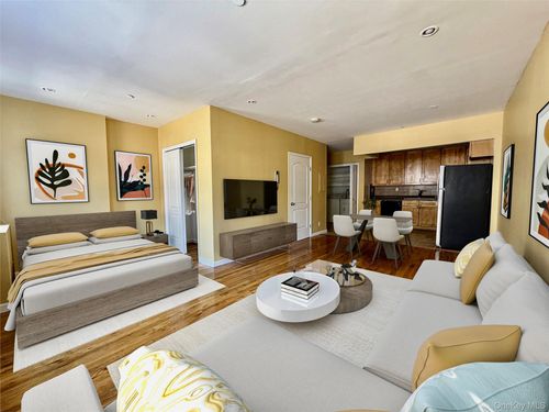 1a-10422 39th Ave, Corona, NY, 11368-2375 | Card Image