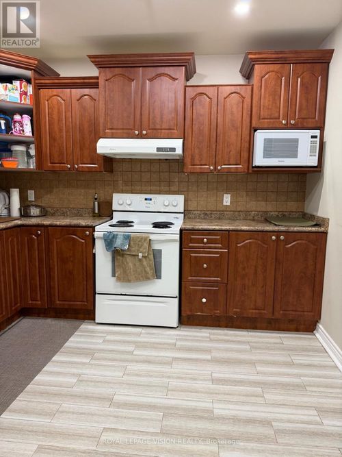basement-25 Par Avenue, Toronto (Woburn), ON, M1G2G5 | Card Image
