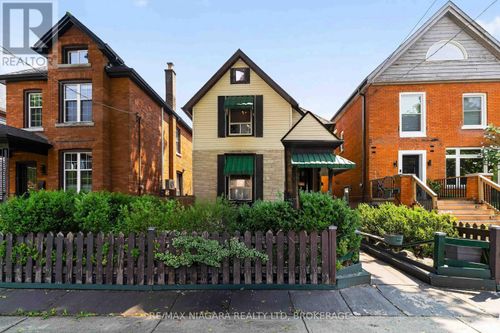 187 Emerald Street S, Hamilton (Stinson), ON, L8N2V6 | Card Image