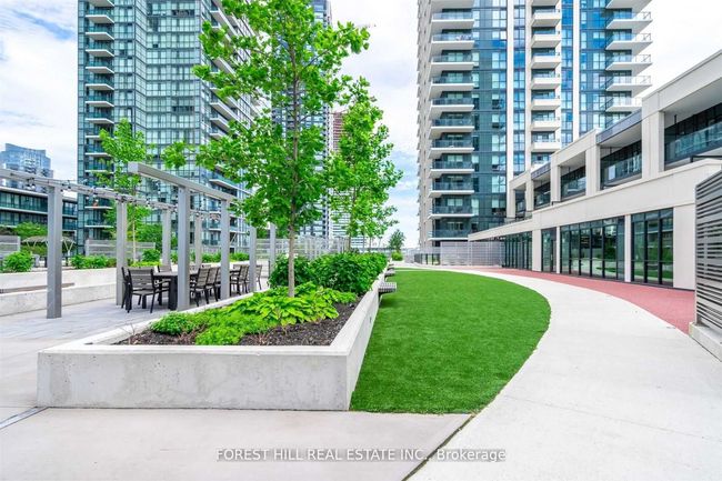 1209 - 4085 Parkside Village Dr, Condo with 3 bedrooms, 2 bathrooms and 1 parking in Mississauga ON | Image 27