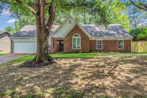 978 Hunters Point Dr, Cordova, TN, 38018-5875 | Card Image