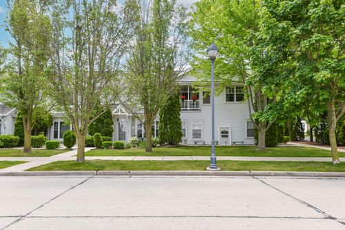 8-6168 S Creekside Drive, Cudahy, WI, 53110 | Card Image