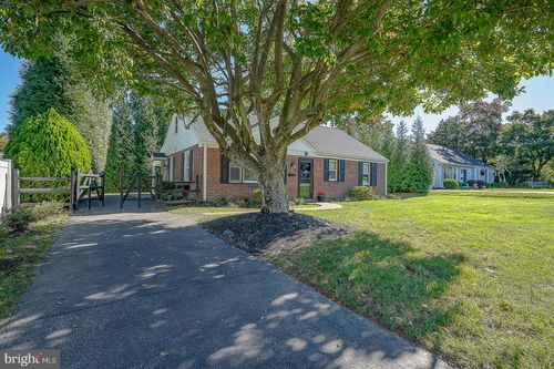 28 Longwood Drive W, WAYNE, PA, 19087 | Card Image
