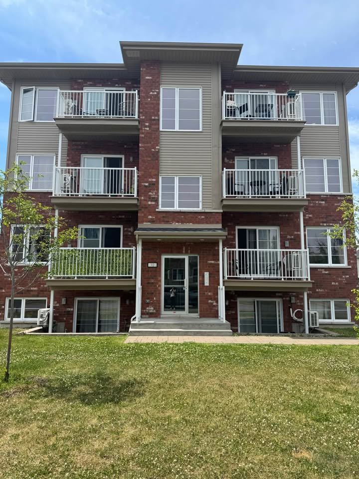 Residential Lease in Les Coteaux