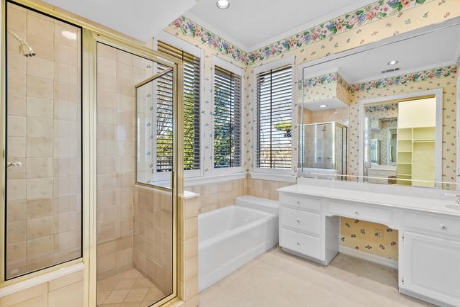 Secondary bathroom is equivalent to a primary bath. | Image 34