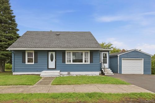 821 Velasko Rd, Syracuse, NY, 13207-1036 | Card Image