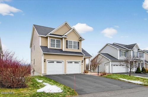 76 Waverly Cir, Watervliet, NY, 12189-1625 | Card Image