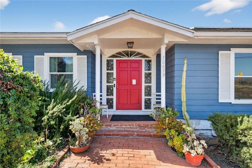 10079 W Lilac Rd, Escondido, CA, 92026-5308 | Card Image