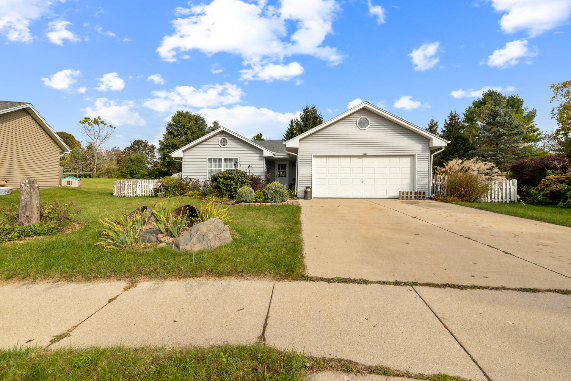 Cleveland Ave, Hartford, WI 53027