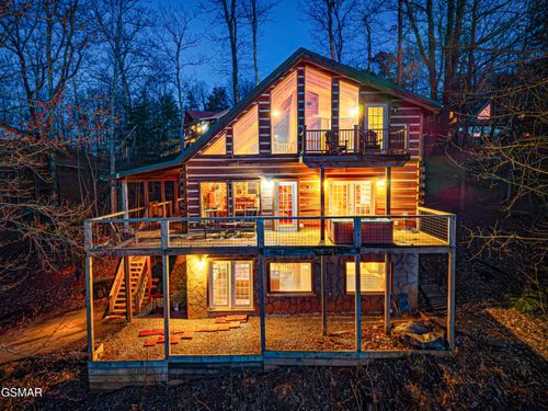 1815 Silver Poplar Ln, Sevierville, TN, 37876-4950 | Card Image