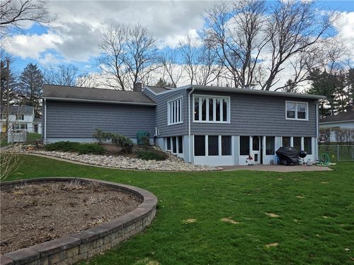 7 Locust St, Bath, NY, 14810-1233 | Card Image