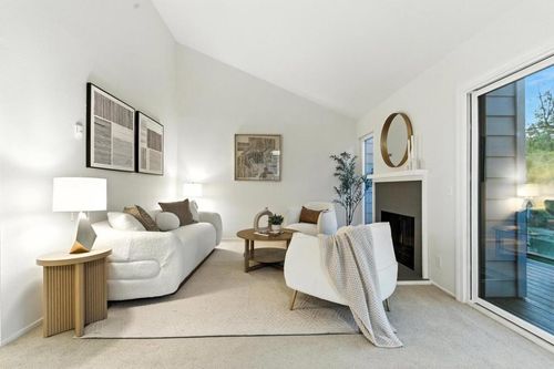 apt-974-905 W Middlefield Rd, Mountain View, CA, 94043-3204 | Card Image