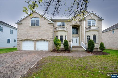278 Idaho St, Paramus, NJ, 07652-5615 | Card Image