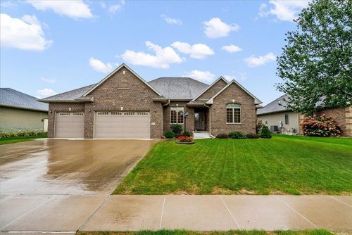 4222 Daina Dr, Cedar Falls, IA, 50613-5790 | Card Image
