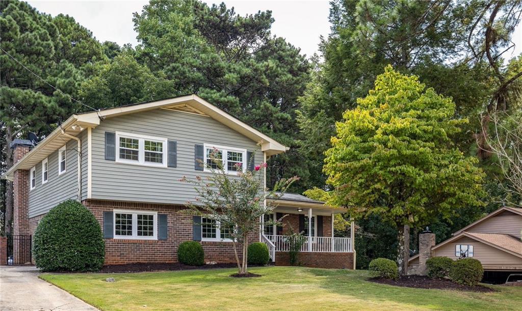Stonemont Dr, Stone Mountain, GA 30087