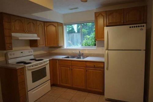lower-122 Linden Crt, Port Moody, BC, V3H5C2 | Card Image