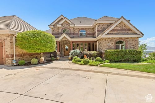3331 Bear Canyon Ln, Cedar Hills, UT, 84062-8016 | Card Image