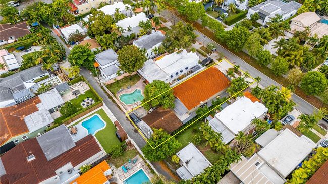 426 Sw 26 Th Rd, House other with 4 bedrooms, 3 bathrooms and null parking in Miami FL | Image 52