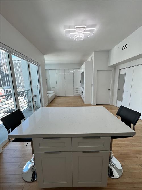 133 Ne 2nd Ave, Miami, FL, 33132-2904 | Card Image